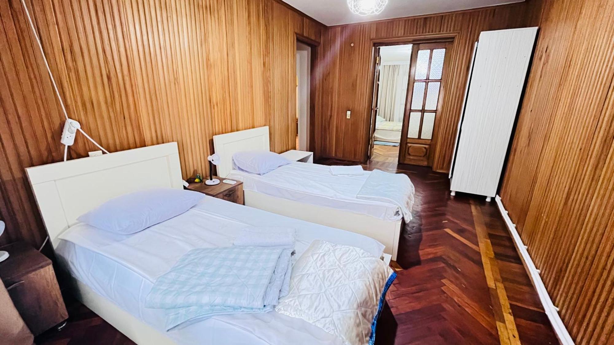 Apartment Haidar Abashidze バトゥーミ エクステリア 写真
